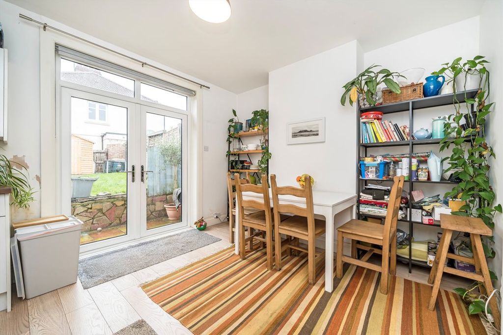 Property photo 3 of 8