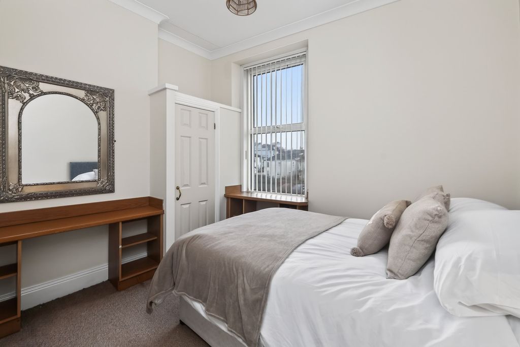 Property photo 2 of 7 0038