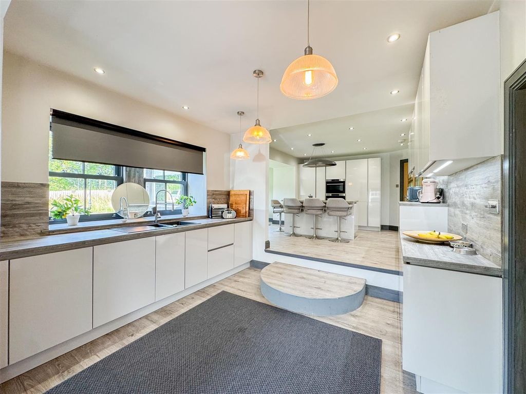 Property photo 3 of 38 Dining Kitchen