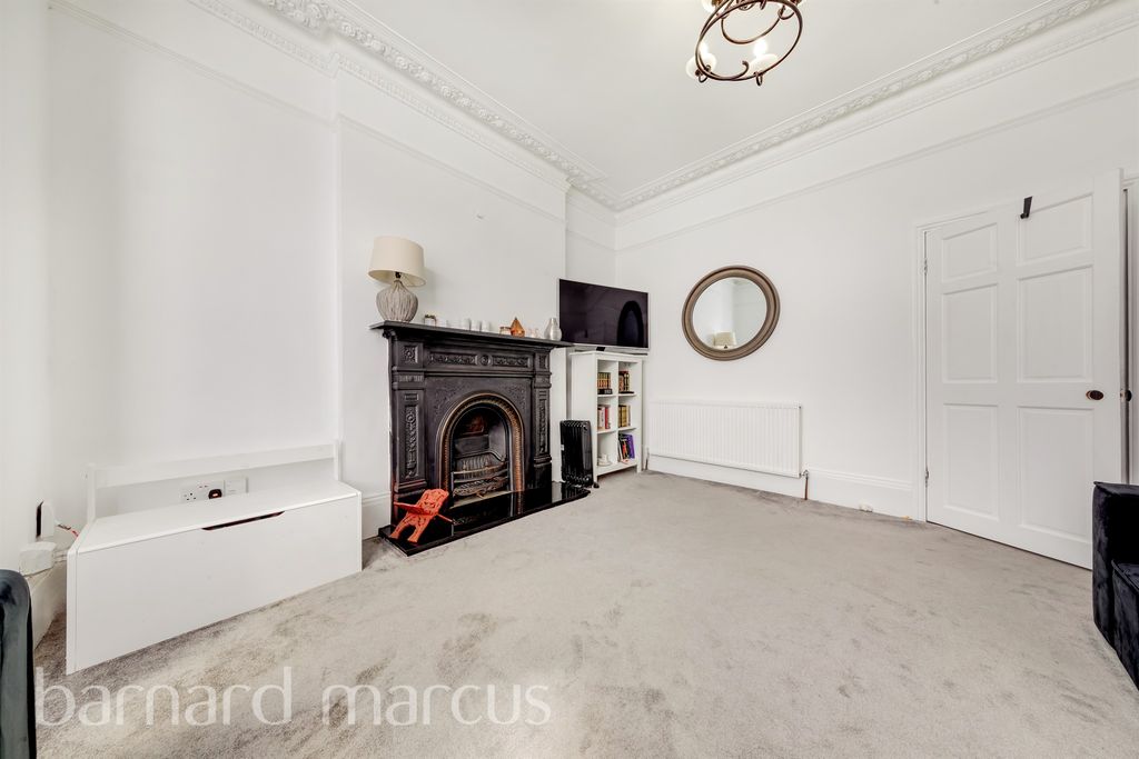 Property photo 3 of 13