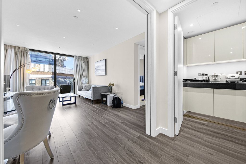 Property photo 2 of 37 Picture No. 19