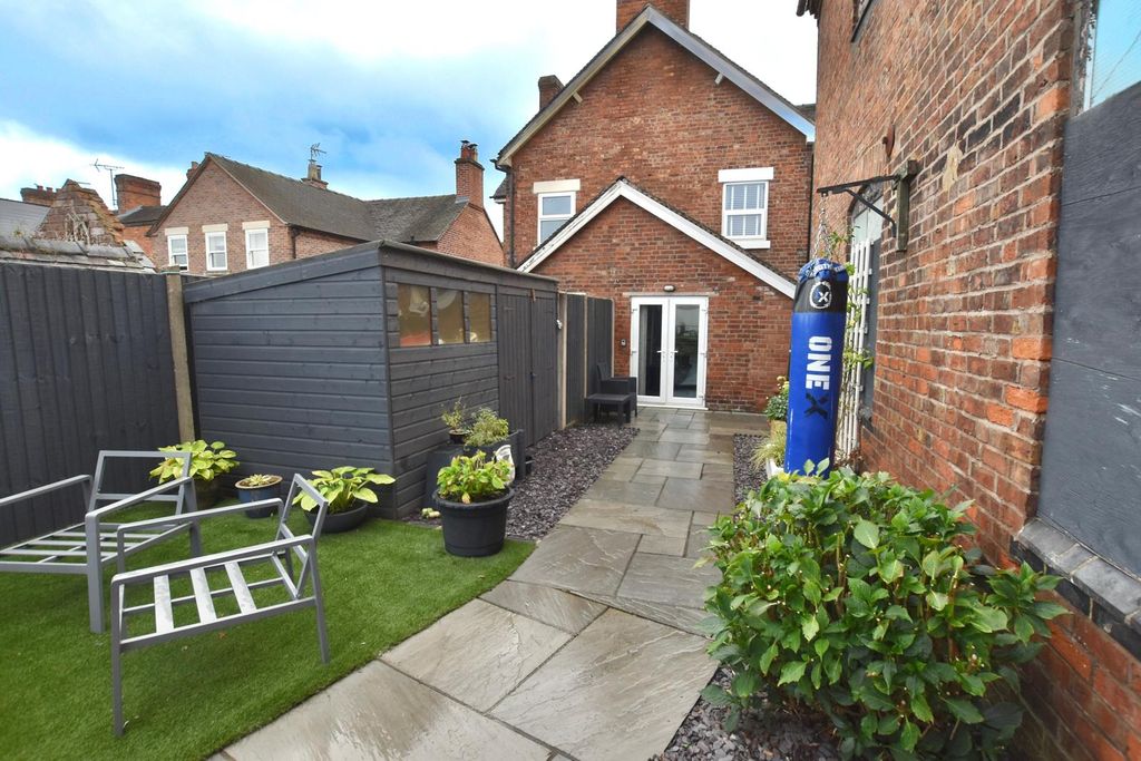 Property photo 2 of 38