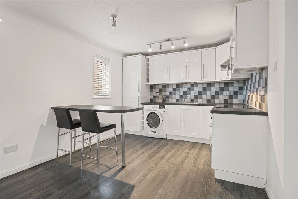 Property photo 2 of 13 2