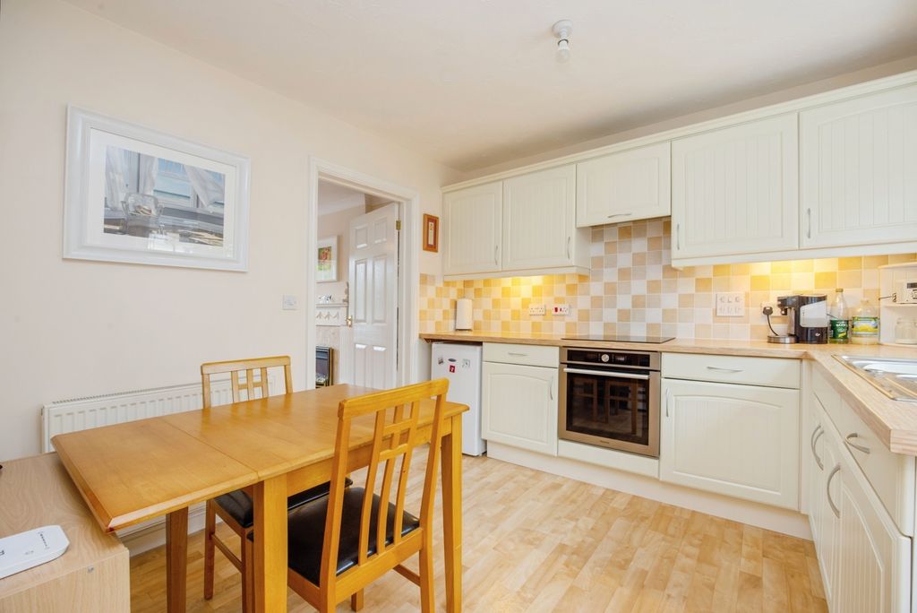 Property photo 2 of 19 Photo