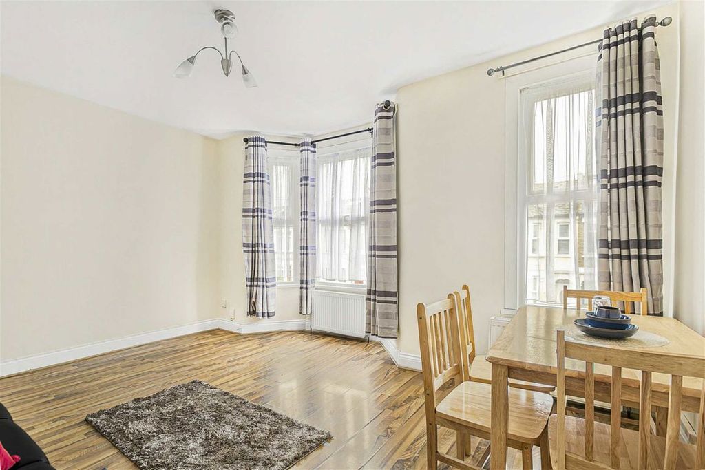 Property photo 2 of 6