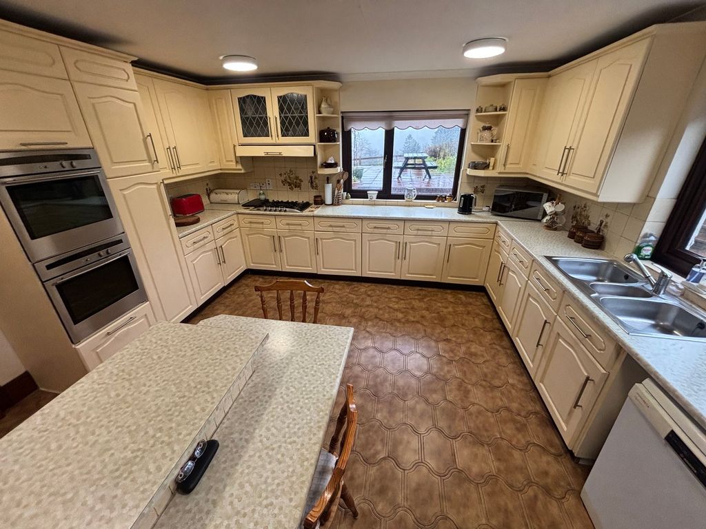 Property photo 3 of 24