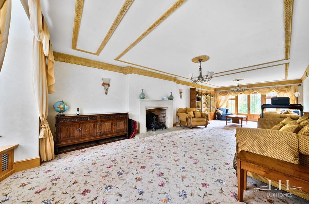 Property photo 3 of 21