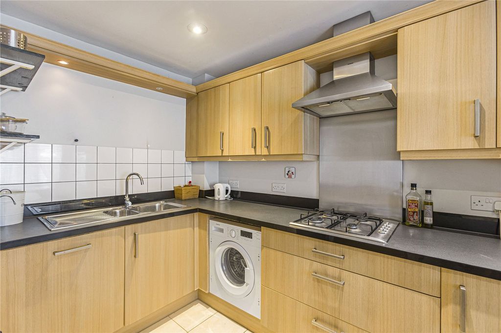 Property photo 3 of 17 Picture No. 20