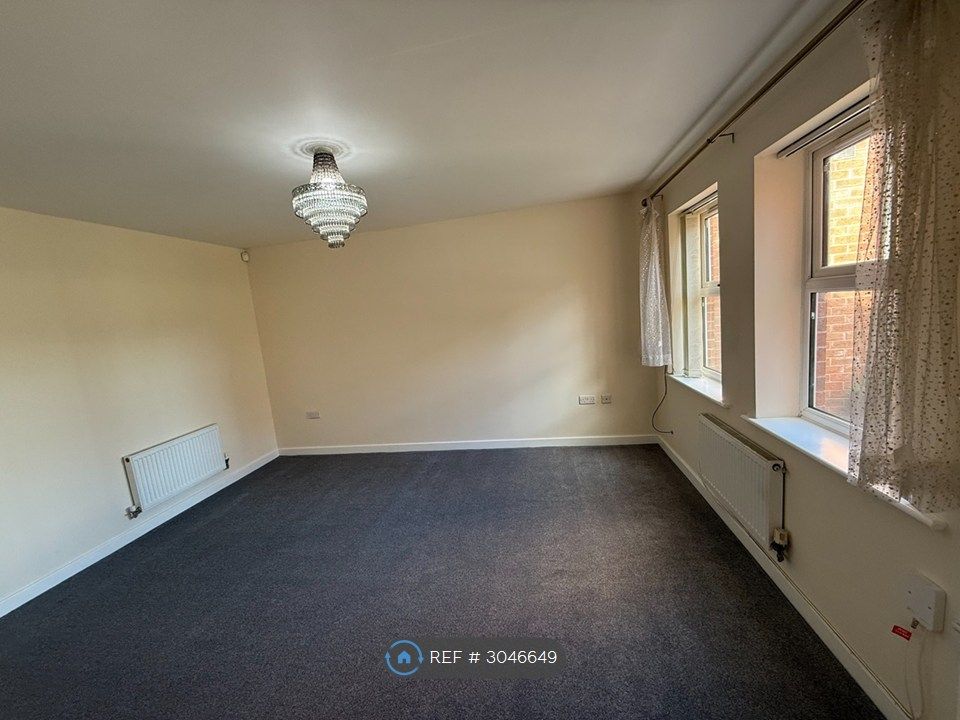 Property photo 3 of 24 Living