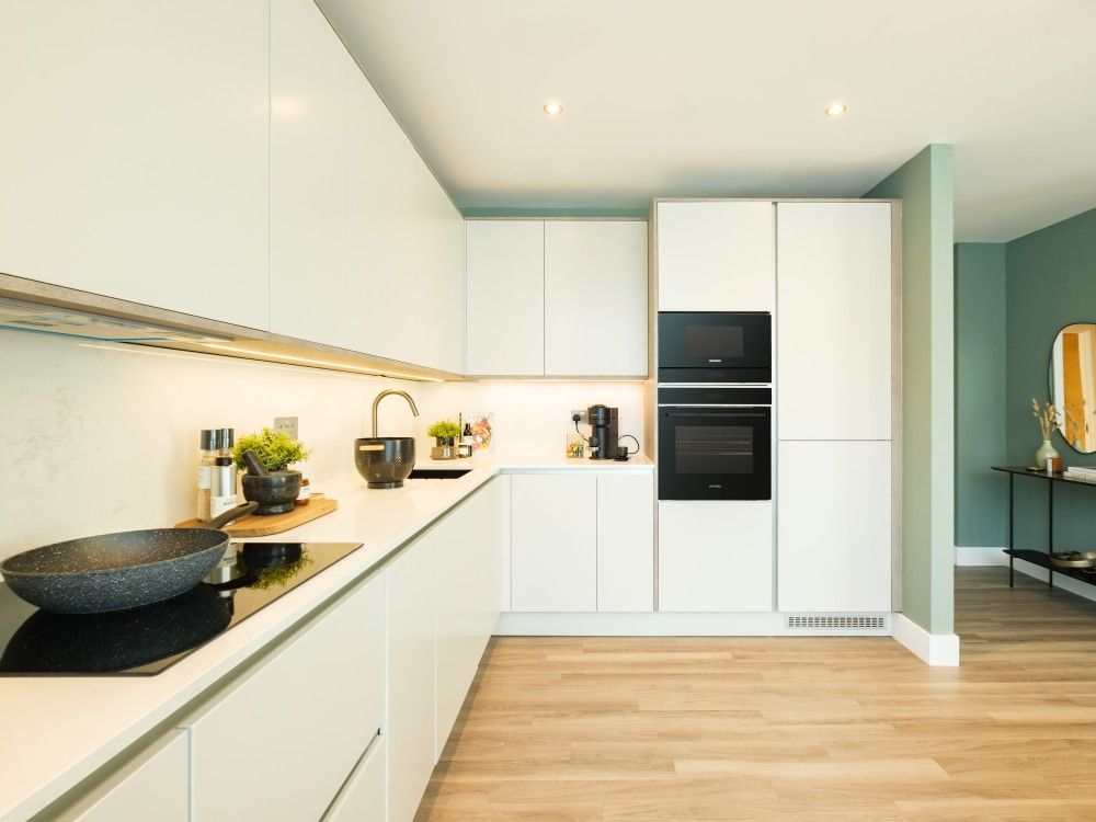 Property photo 3 of 10 Kitchen