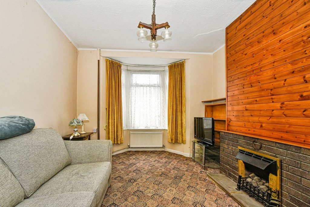 Property photo 2 of 13