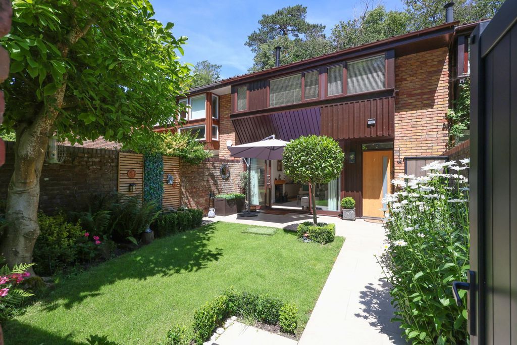 Property photo 1 of 26 External