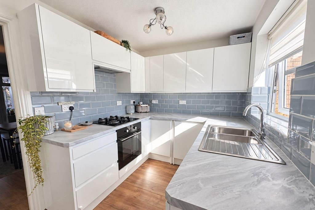 Property photo 2 of 11 5559514
