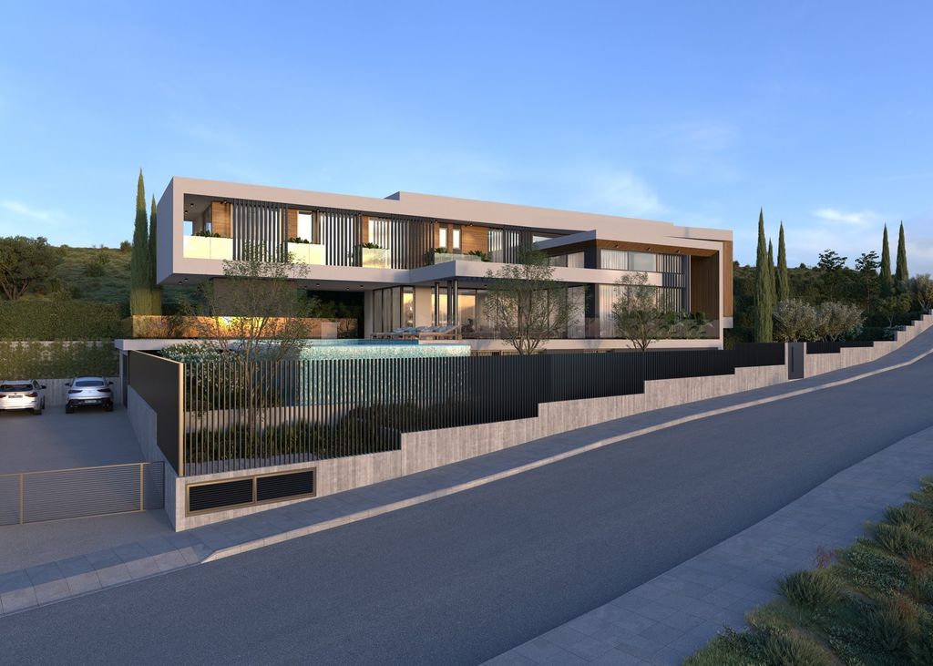 Property photo 2 of 11