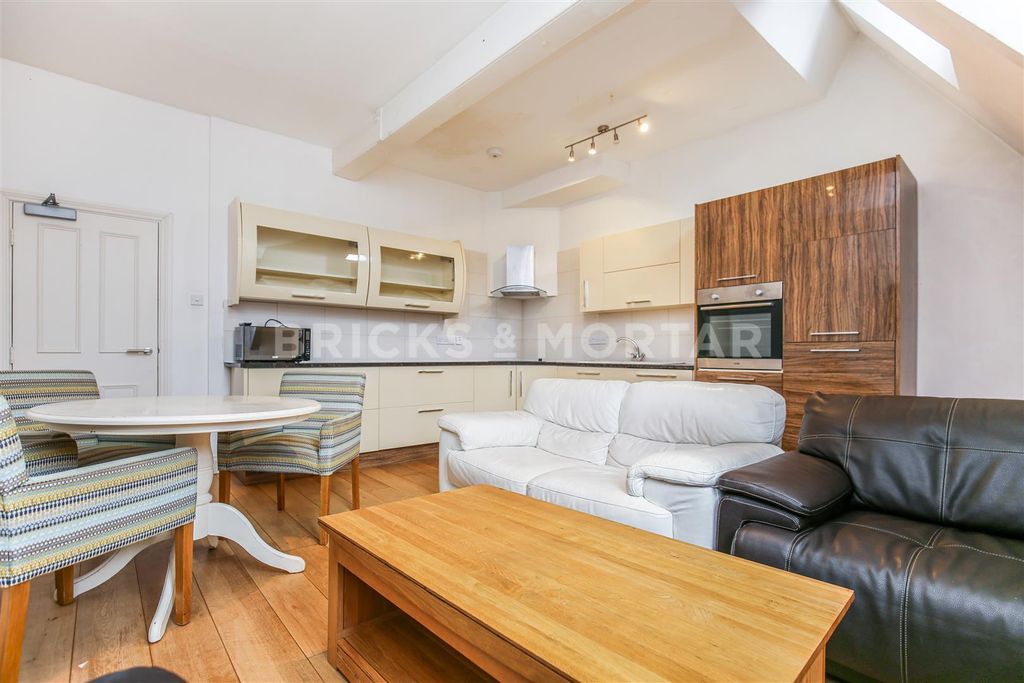 Property photo 1 of 12 Zyfrzdpj2Eshh-c4Vvykya.Jpg