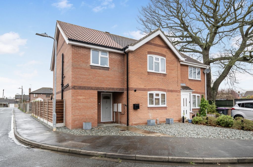 Property photo 1 of 29 1433616-25-69c6A32Aa8628