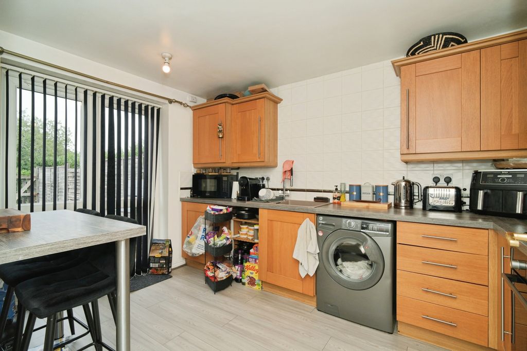 Property photo 2 of 15 Kitchen