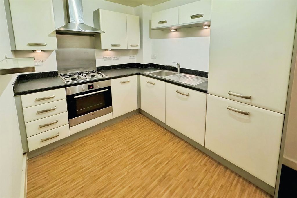 Property photo 2 of 6 (Main)