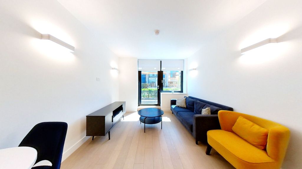 Property photo 1 of 18 Living Room