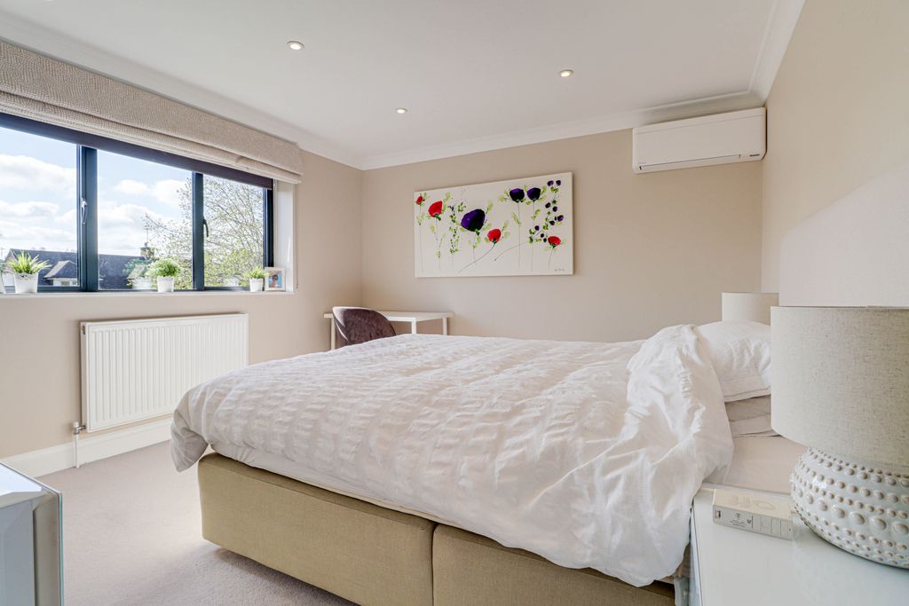 Additional image 14 of 4 bed detached house for saleGrant Gardens, Harpenden, Hertfordshire AL5