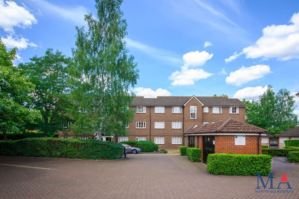 Property photo 2 of 9