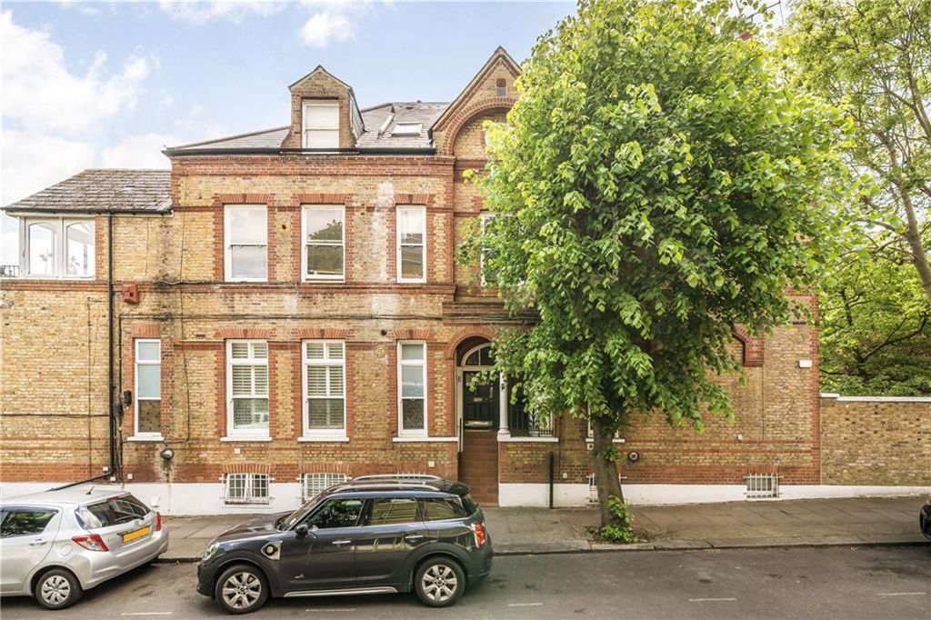 Property photo 1 of 11