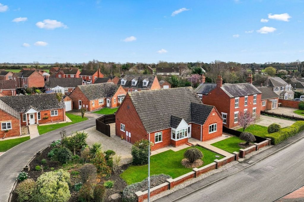 Property photo 1 of 34