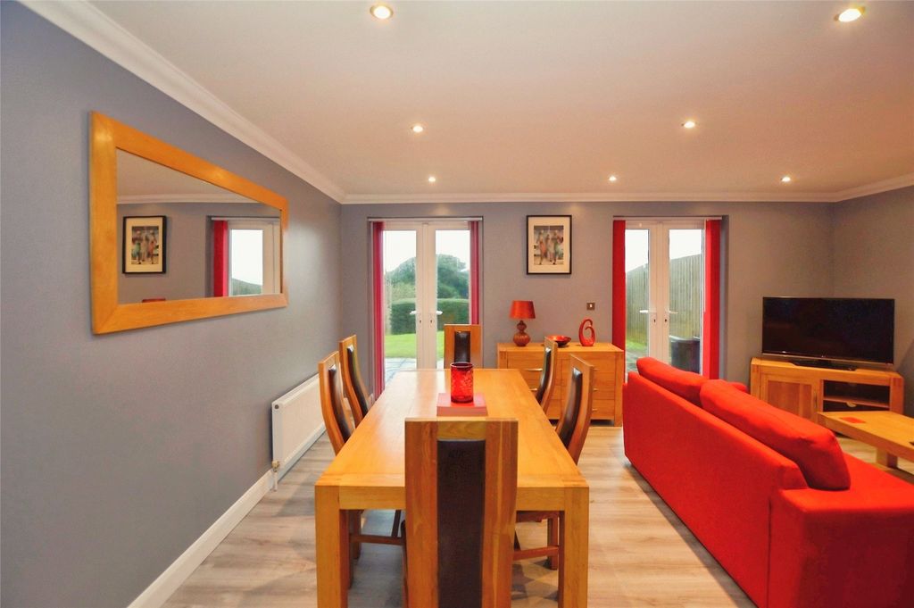 Property photo 3 of 17 Picture No. 23