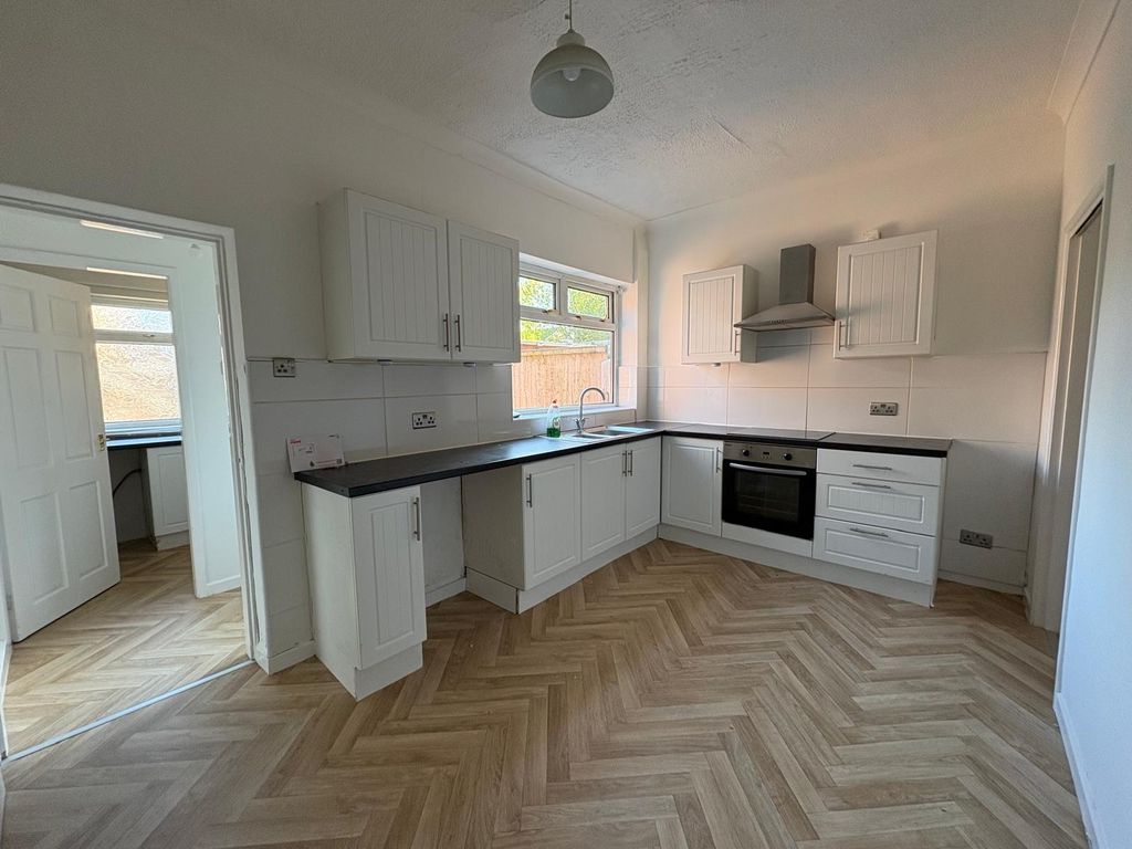 Property photo 3 of 11 Gallery