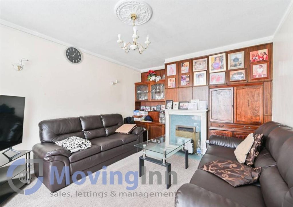 Property photo 3 of 8