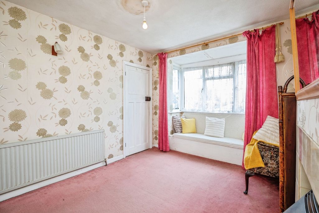 Property photo 2 of 17 Photo
