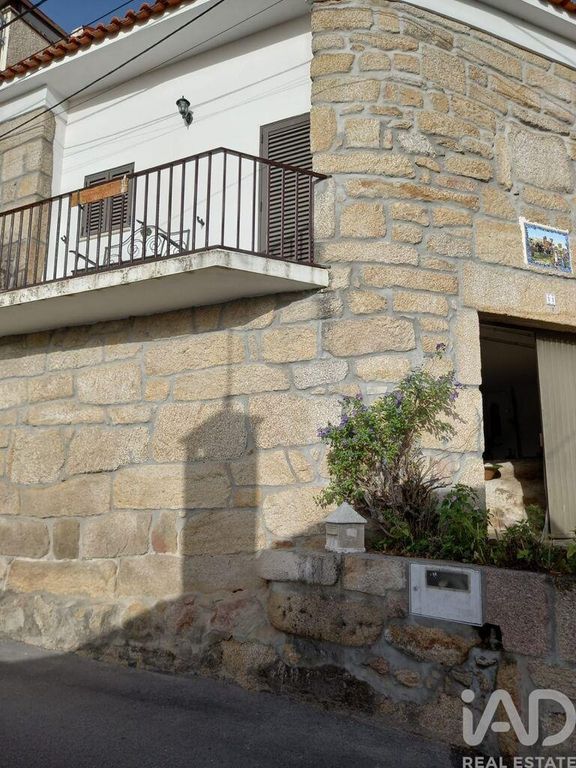 Property photo 2 of 40