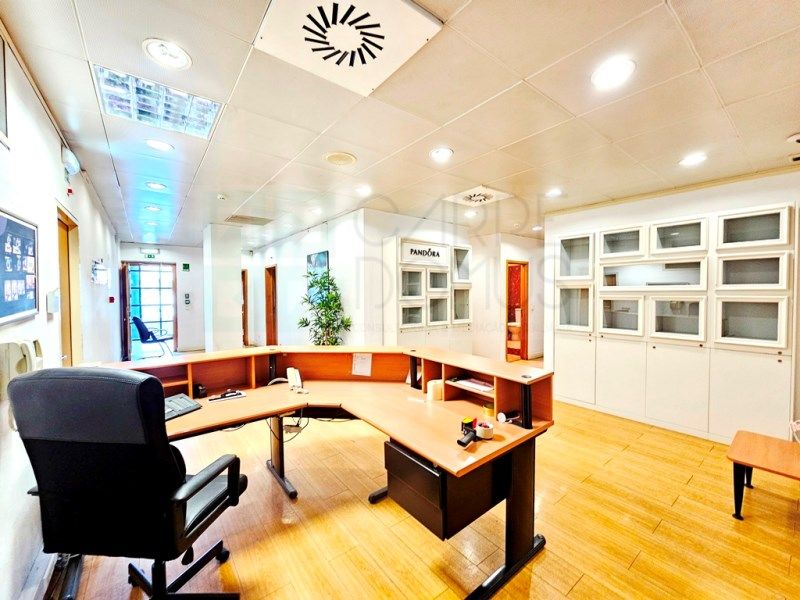 Property photo 3 of 82