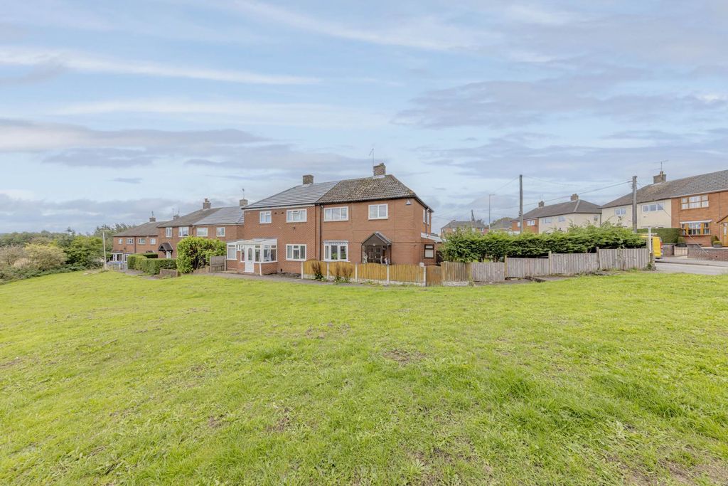 Property photo 2 of 26