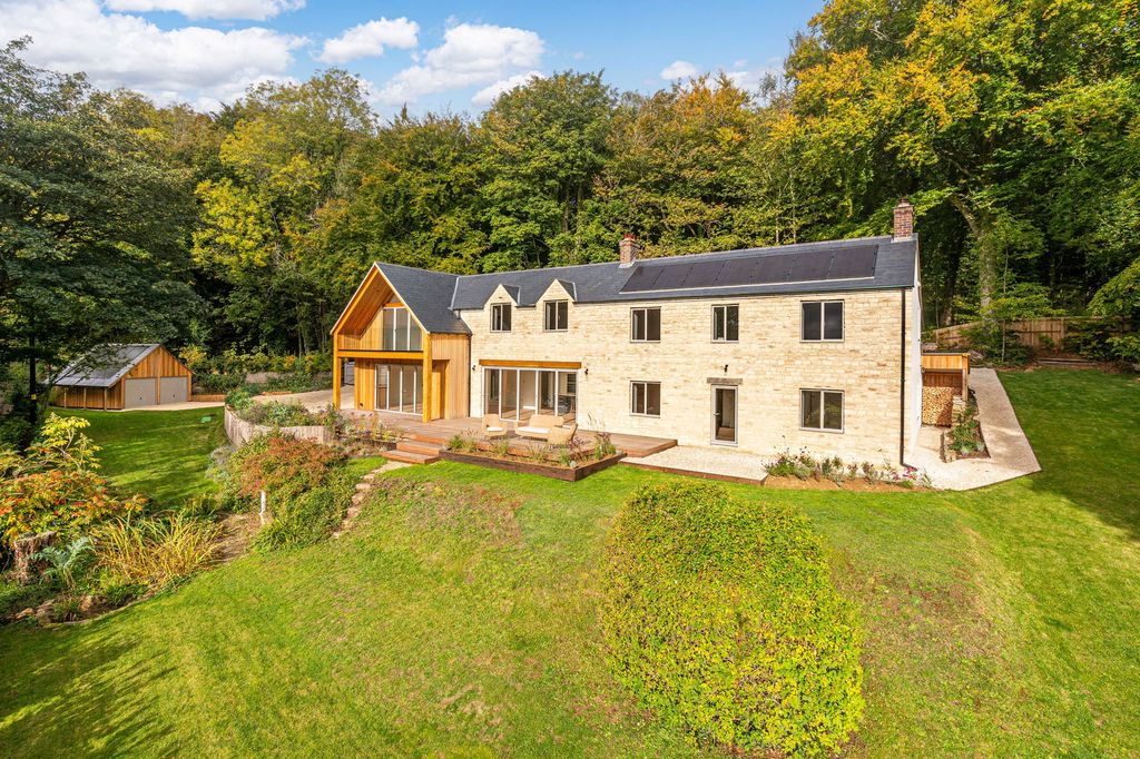 Property photo 1 of 35