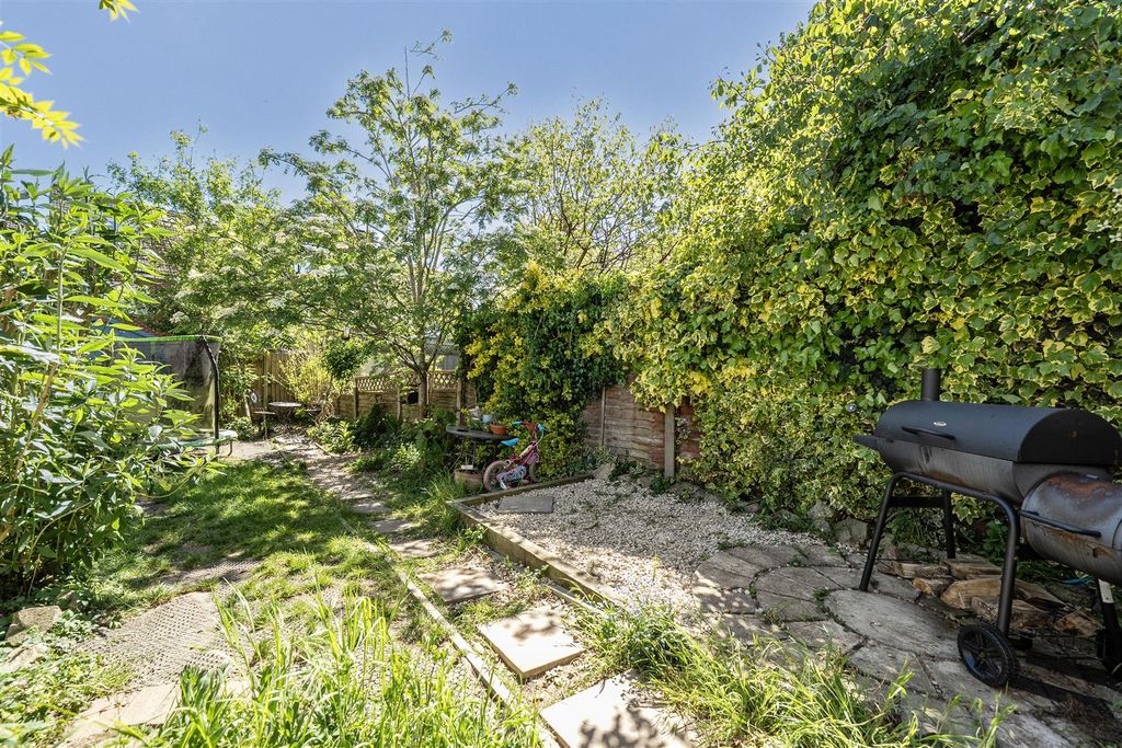 Additional image 21 of 5 bed semi-detached house for saleTonbridge Road, Maidstone ME16