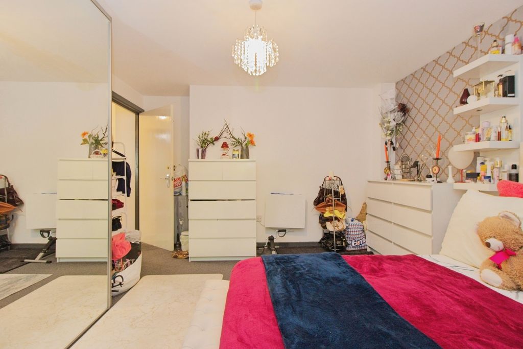 Property photo 3 of 20 Pbox-Img.Jpg
