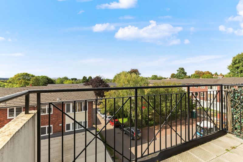 Property photo 2 of 10 Balcony