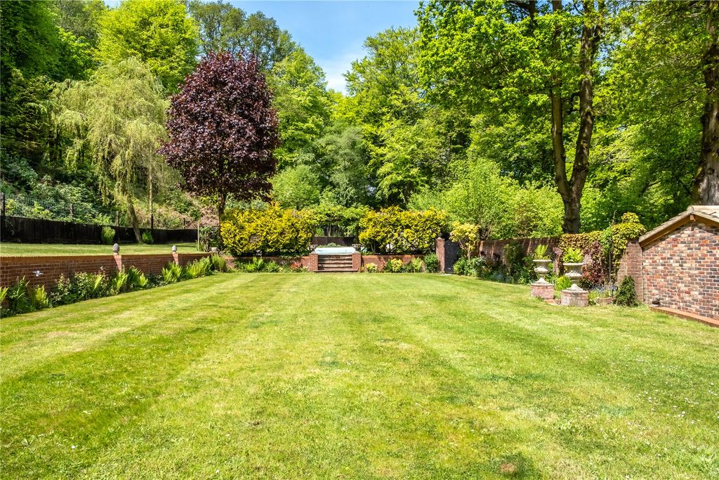 Property photo 2 of 47 Picture No. 35
