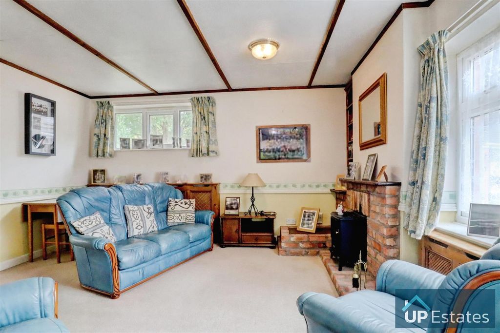 Property photo 3 of 20 Living Room