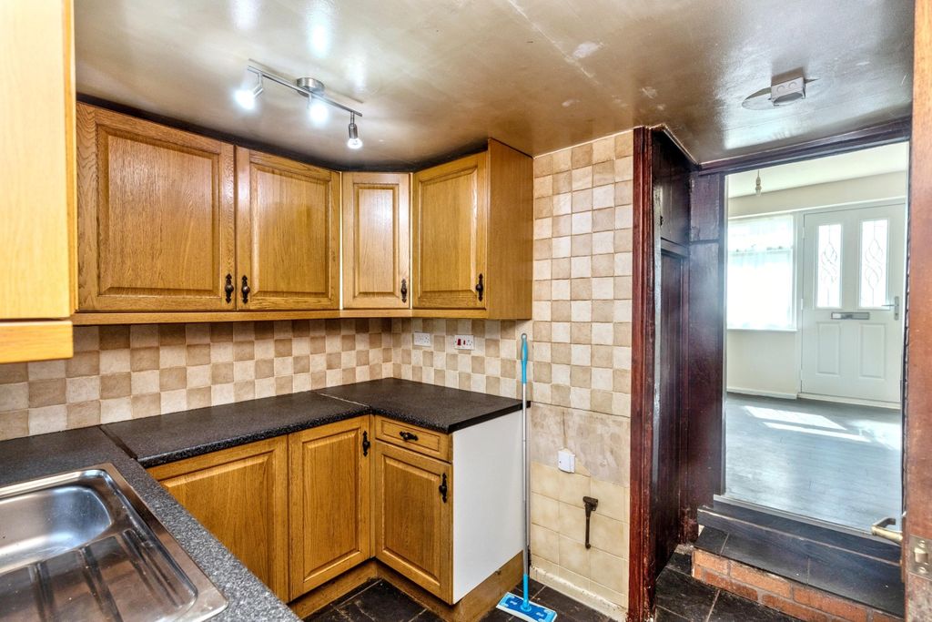Property photo 3 of 11 Image 2