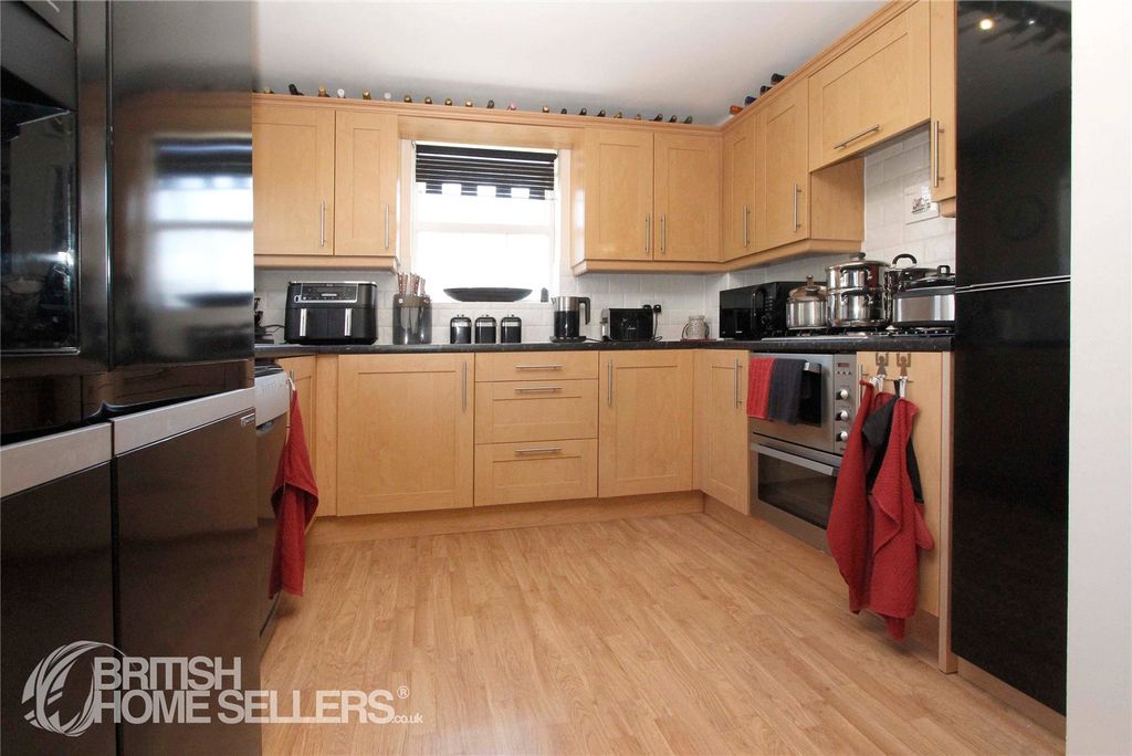 Property photo 2 of 19 Picture No. 03