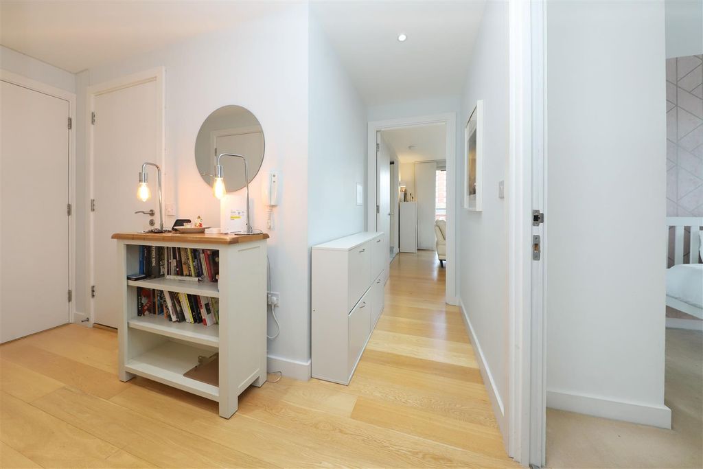 Property photo 2 of 16 Hall