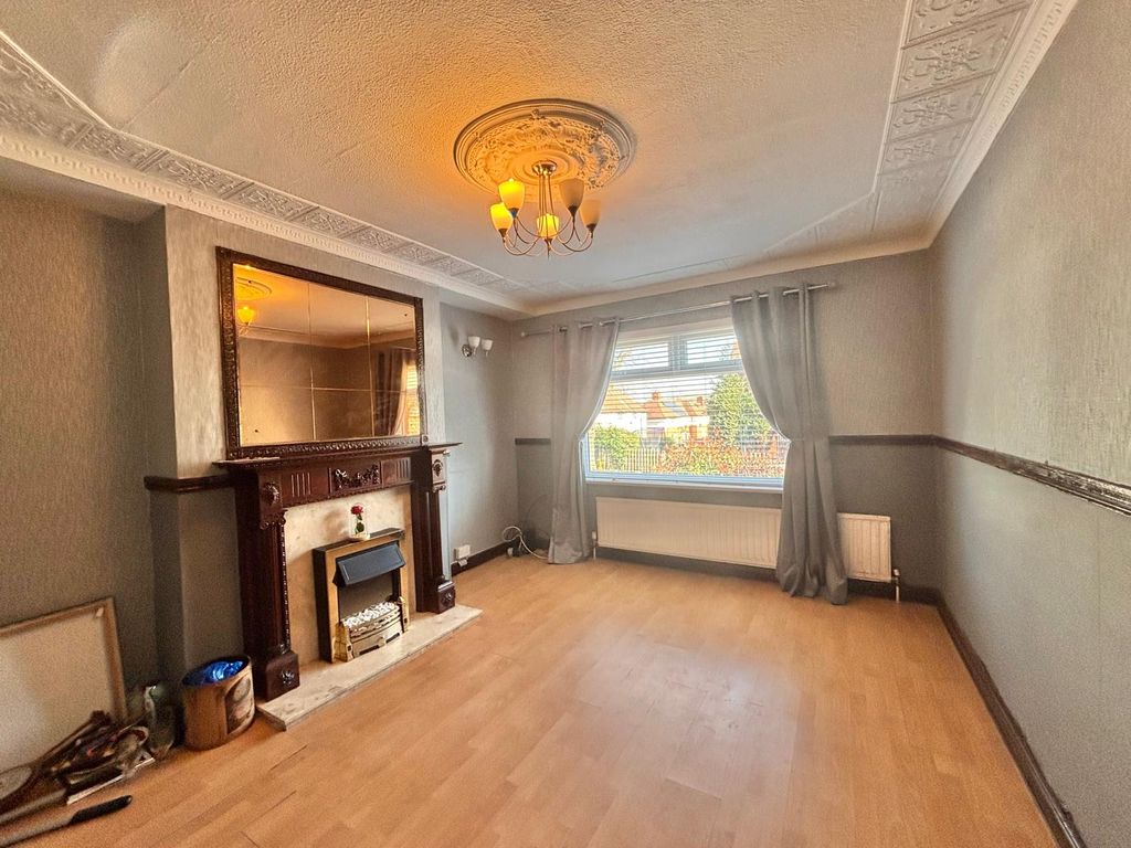 Property photo 2 of 11 Living Room