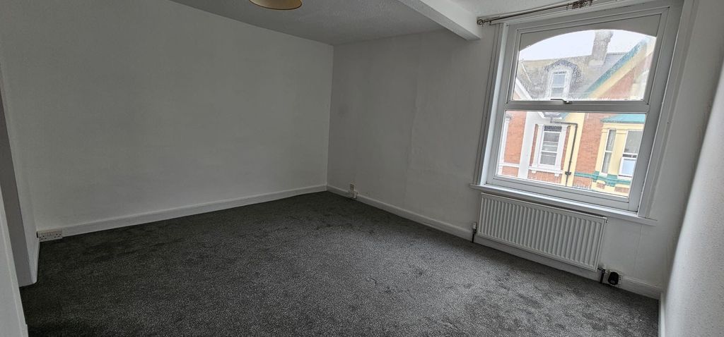 Property photo 2 of 5 Living Room