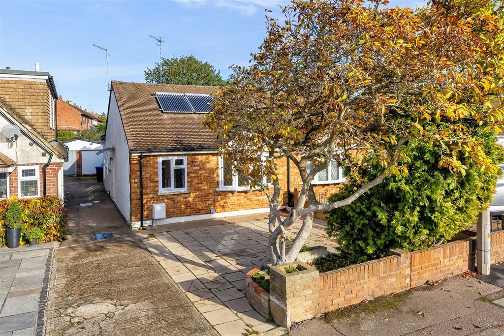 Property photo 1 of 24 9, Princes Close (25).Jpg