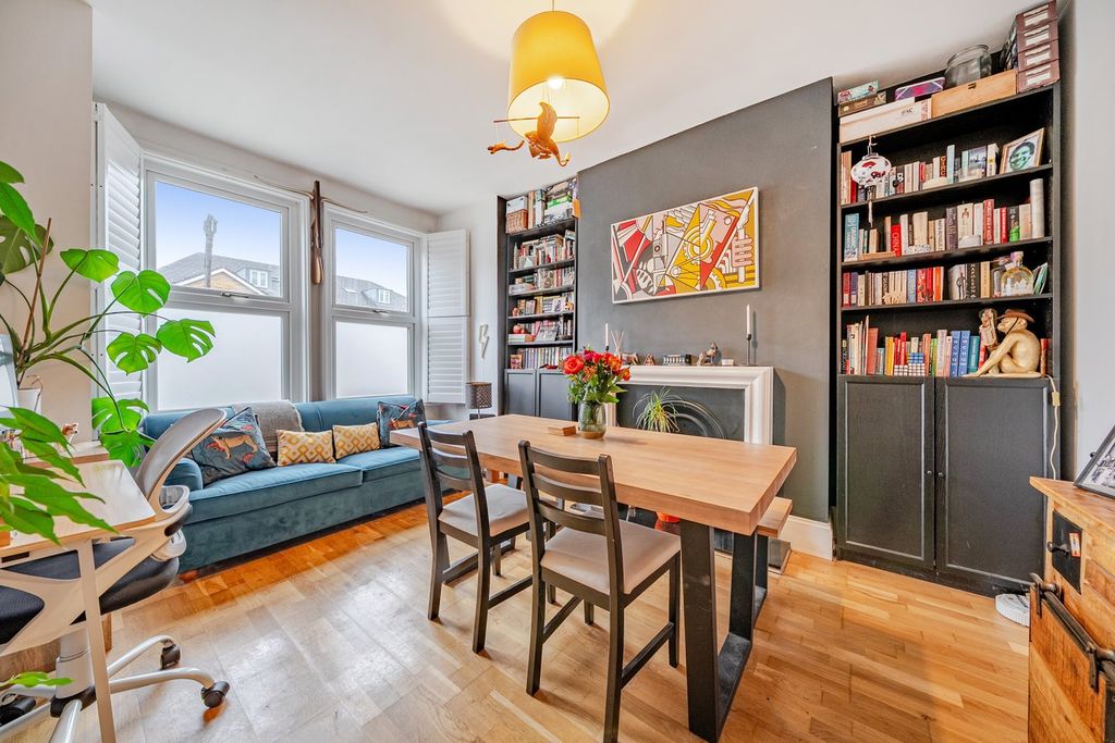 Property photo 2 of 12