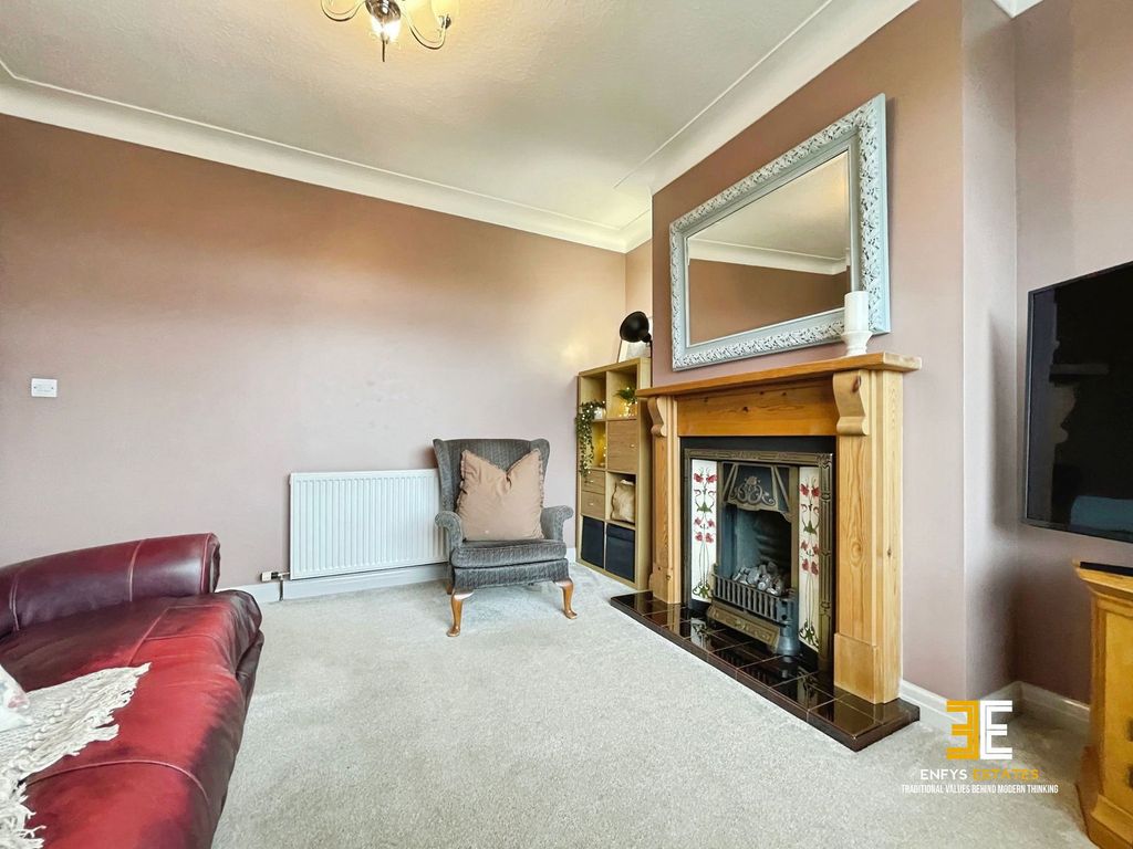 Property photo 3 of 41