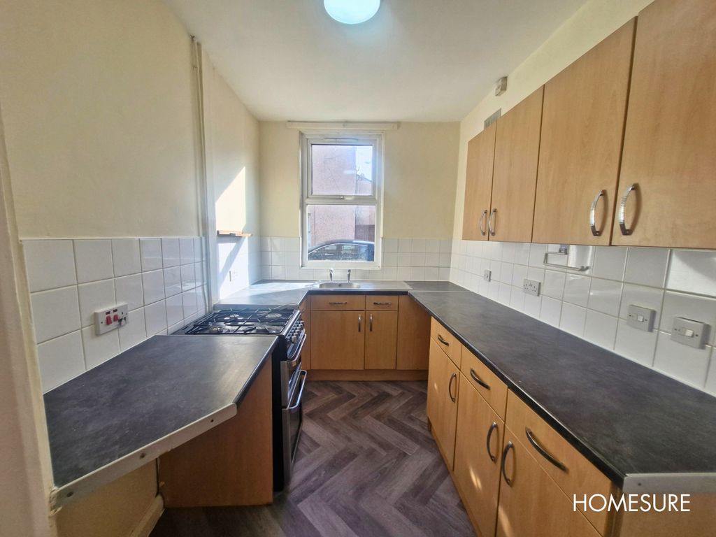Property photo 2 of 8 Kitchen