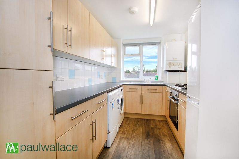 Property photo 3 of 7 Kitchen